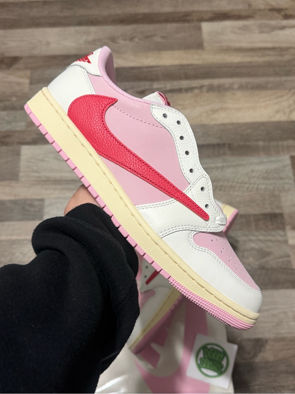 Jordan 1 low × Travis Scott Sail Tropical Pink